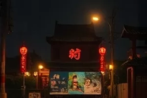 悬疑剧《海雾纪年》里被浓雾笼罩的渔船甲板